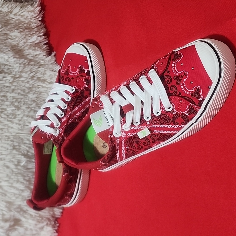 Cariuma Oca Low Red Bandana Canvas Sneaker Unisex - Picture 4 of 11